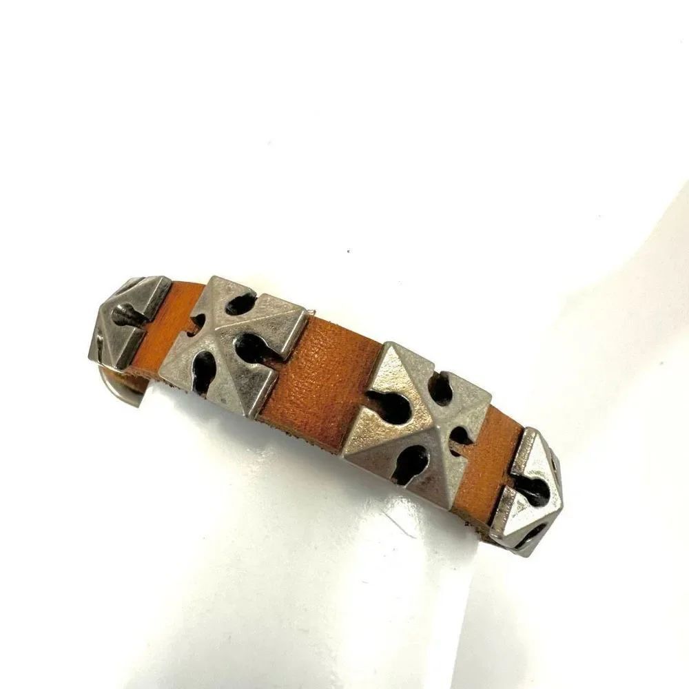 Brown and silver buckle bracelet